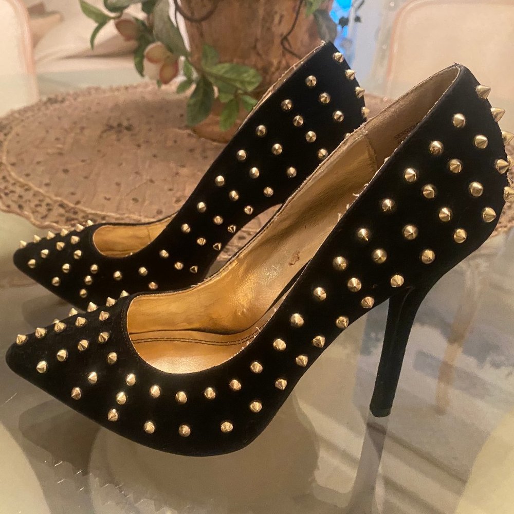 RARE! ANNE MICHELLE Black Gold Suede Studded Rockstar High Heels Pumps Shoes 7